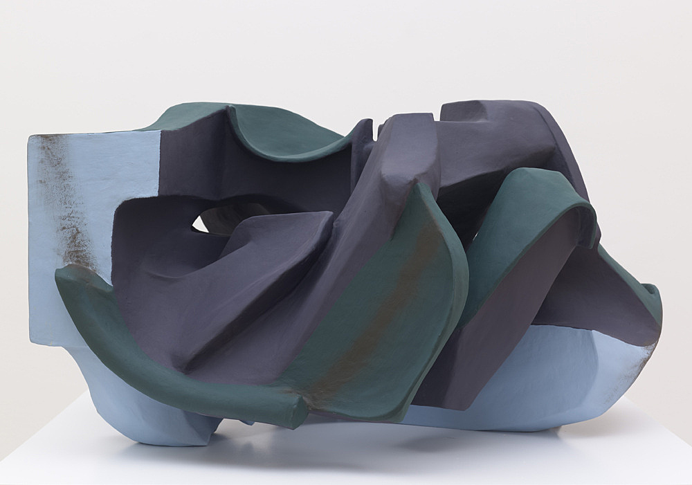 Vincent Fecteau – Untitled, 2012 papier-mâché, acrylic paint 57 x 103 x 97 cm