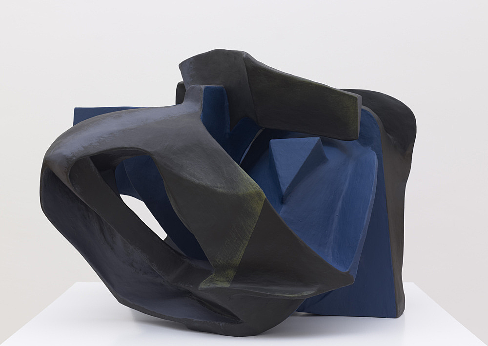 Vincent Fecteau – Untitled, 2012 papier-mâché, acrylic paint 65 x 90 x 87 cm