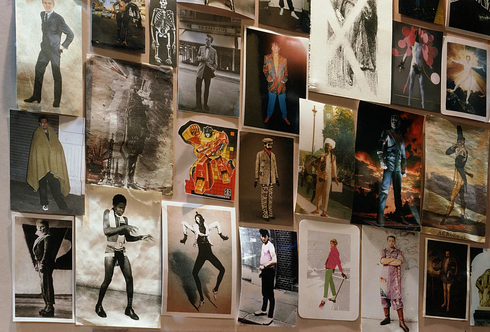 Teil 1 Müllberg — Tomma Abts Abel Auer Henning Bohl Bonnie Camplin Bjorn Copeland Enrico David Vincent Fecteau Isa Genzken Julian Göthe... — Exhibitions — Galerie Buchholz — Image 00