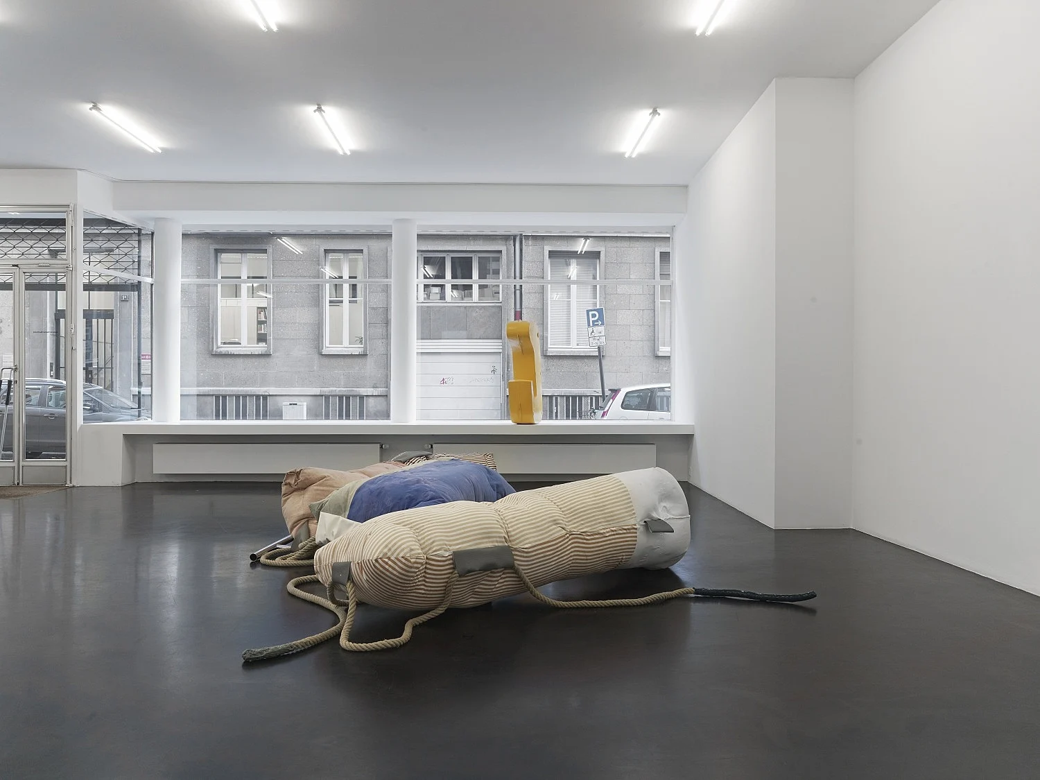 Fluffing the Pillows — Nairy Baghramian — Exhibitions — Galerie Buchholz — Image 22