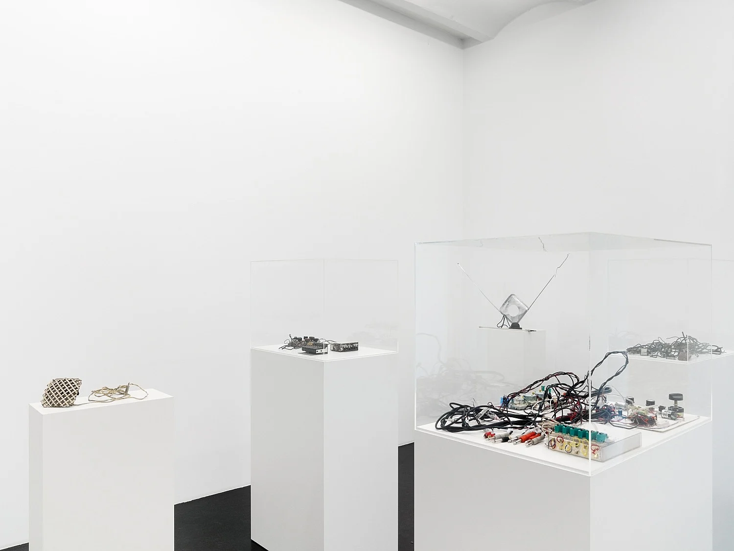 Invented Acoustical Tools Instruments 19662012 — Tony Conrad — Exhibitions — Galerie Buchholz — Image 22