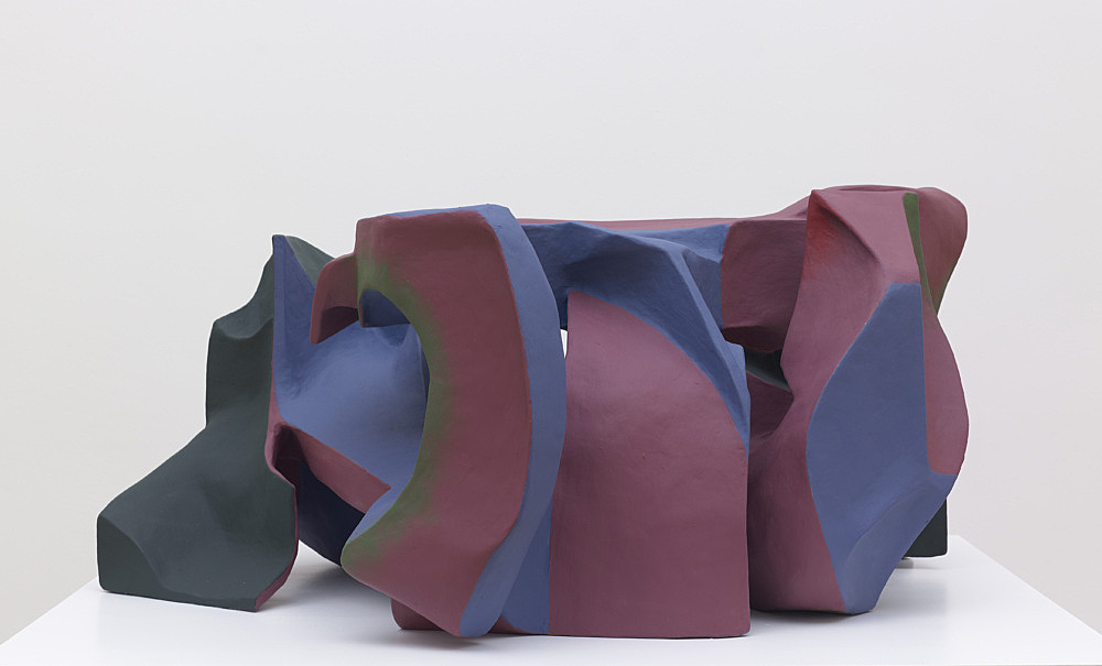 Vincent Fecteau – Untitled, 2012 papier-mâché, acrylic paint 52 x 110 x 90 cm
