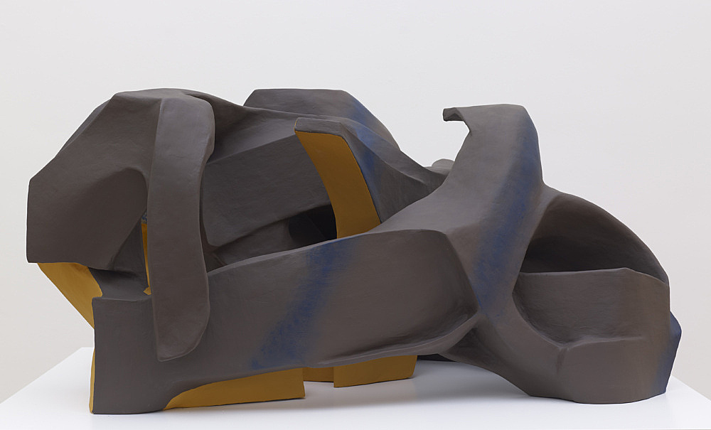Vincent Fecteau – Untitled, 2012 papier-mâché, acrylic paint 59 x 123 x 90 cm