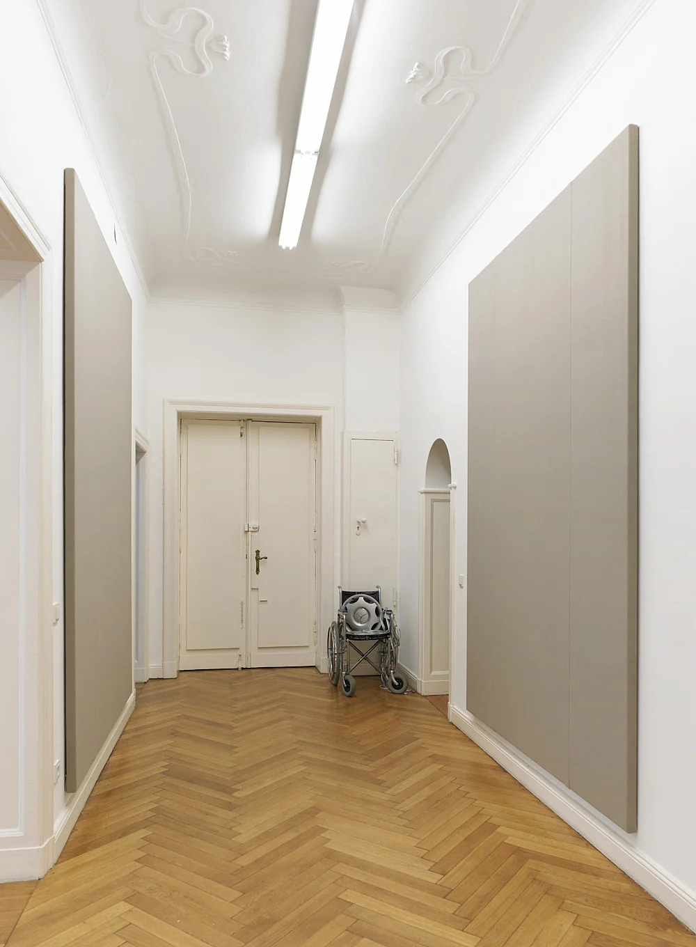 Quodlibet III Alphabets and Instruments — Tomma Abts Nairy Baghramian Cosima von Bonin Moritz von Oswald, Elektronik Tony Conrad Simon Denny Lukas Duwenhögger... — Exhibitions — Galerie Buchholz — Image 00