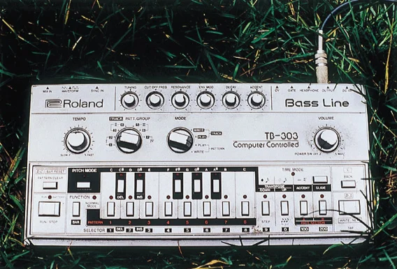 Quodlibet III Alphabets and Instruments — Tomma Abts Nairy Baghramian Cosima von Bonin Moritz von Oswald, Elektronik Tony Conrad Simon Denny Lukas Duwenhögger... — Exhibitions — Galerie Buchholz — Image 00