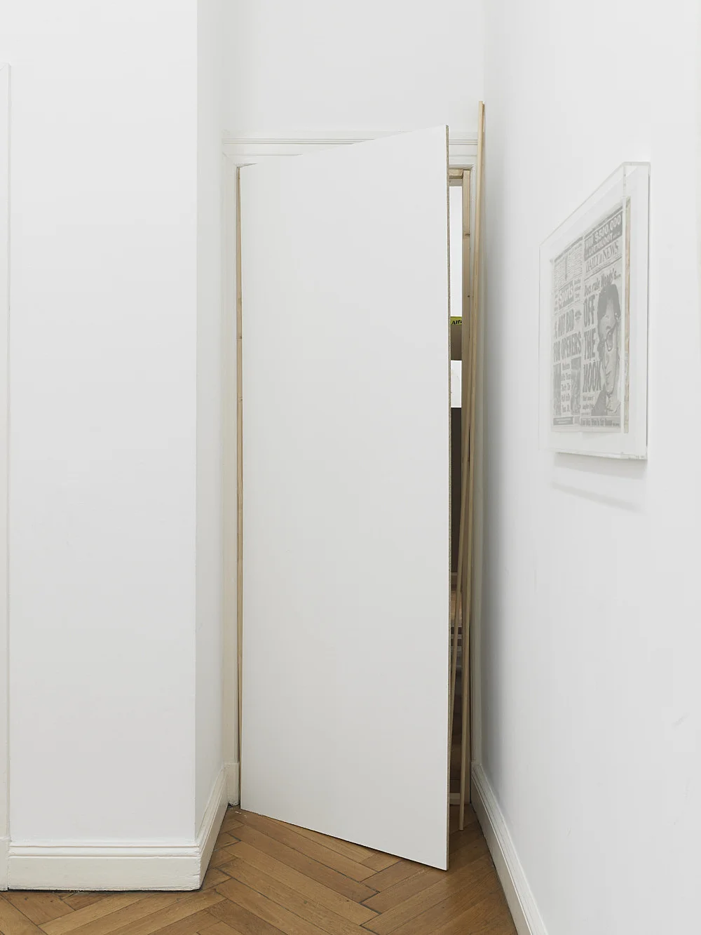 GRANDVILLE AND THE DECISION AT GRANDVILLE — Cosima von Bonin — Exhibitions — Galerie Buchholz — Image 09