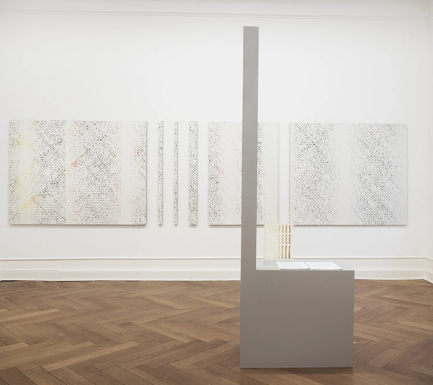 Pedestals, Bias-cut, Robert Macaire, Chronochromes — Cheyney Thompson — Exhibitions — Galerie Buchholz — Image 11