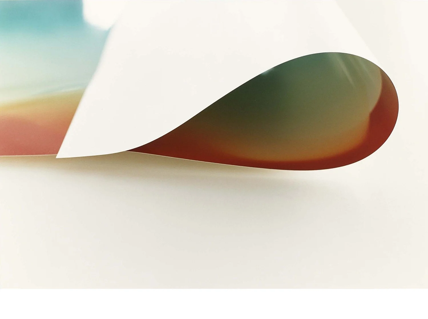 paper drop — Wolfgang Tillmans — Exhibitions — Galerie Buchholz — Image 01