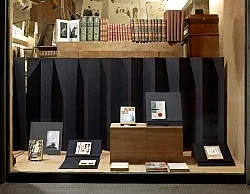 Buchentwürfe, Übersetzungen, Illustrierte Bücher Schaufenster zusammengestellt von Florian Pumhösl — Murayama Tomoyoshi — Exhibitions — Galerie Buchholz — Image 09