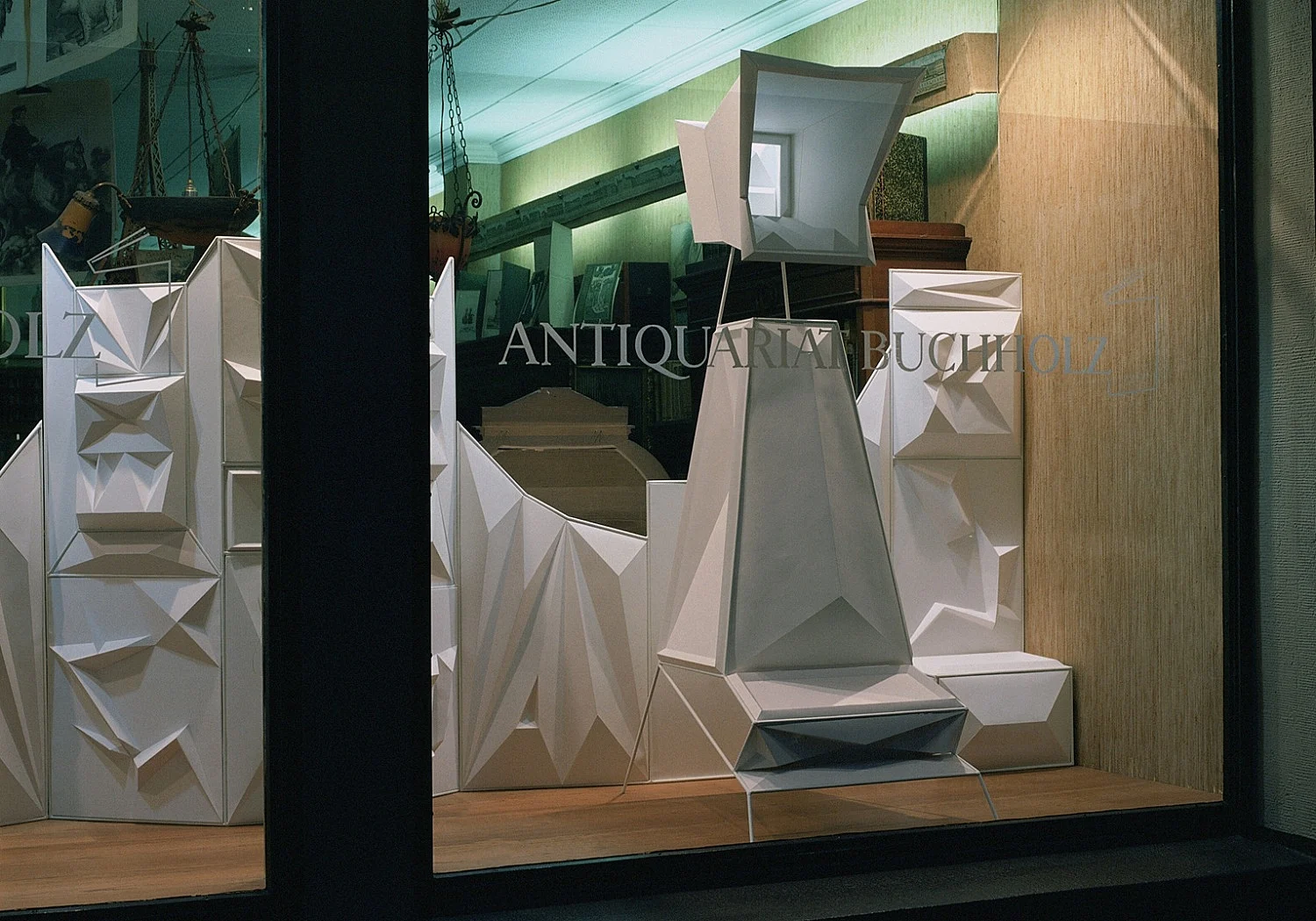 Painted White in a Spirit of Rebellion — Julian Göthe — Exhibitions — Galerie Buchholz — Image 06