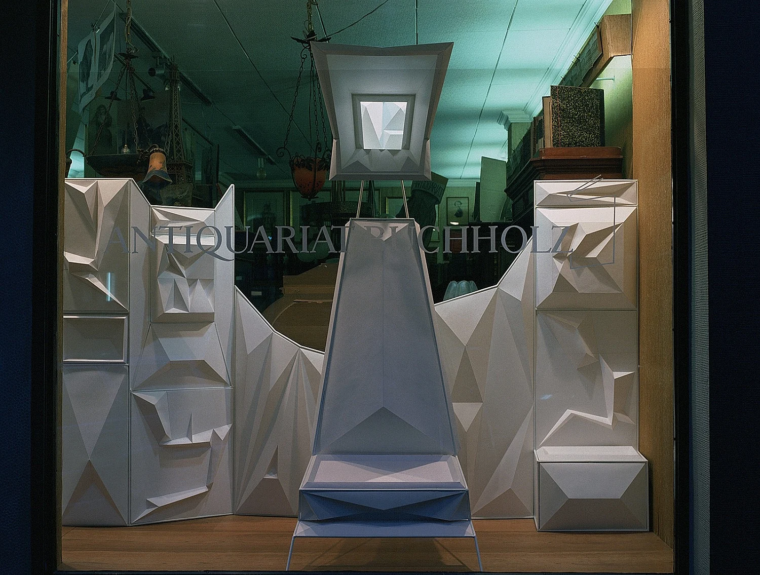 Painted White in a Spirit of Rebellion — Julian Göthe — Exhibitions — Galerie Buchholz — Image 07