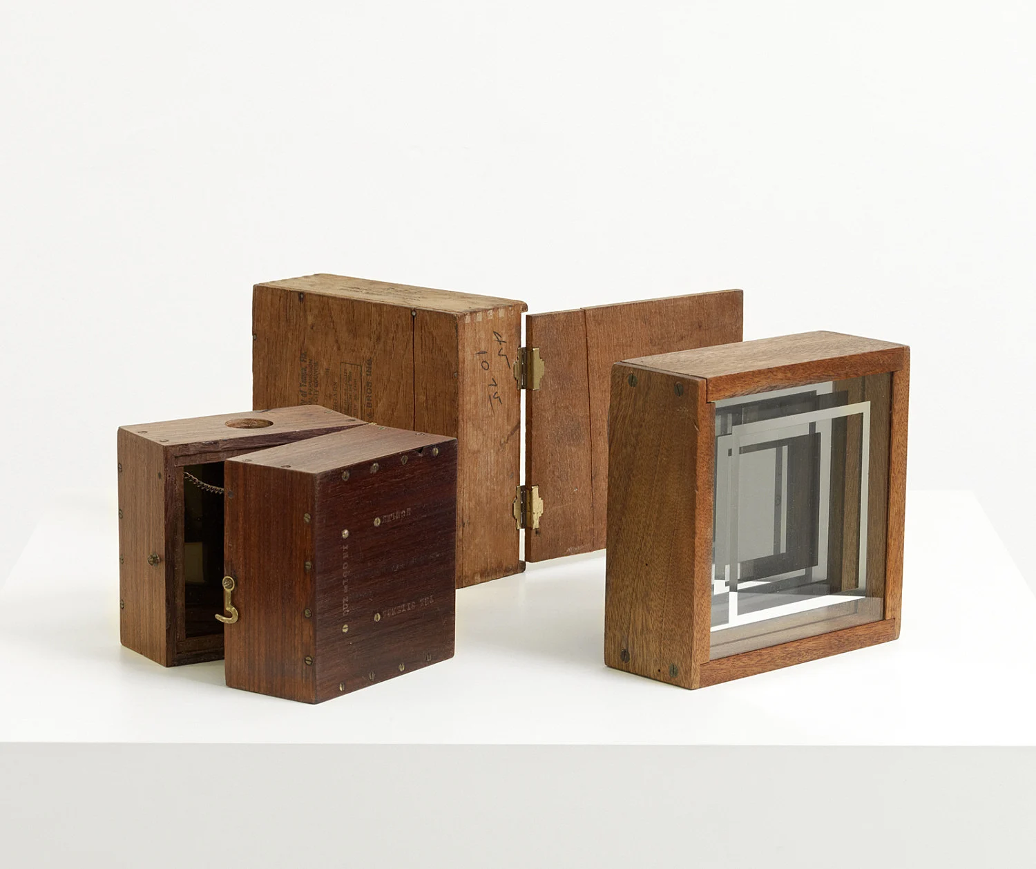 Automaton — Elie Nadelman Joseph Cornell H C Westermann Rodney Quiriconi Ed Flood Christina Ramberg Ron Nagle Vincent Fecteau Tomma... — Exhibitions — Galerie Buchholz — Image 08