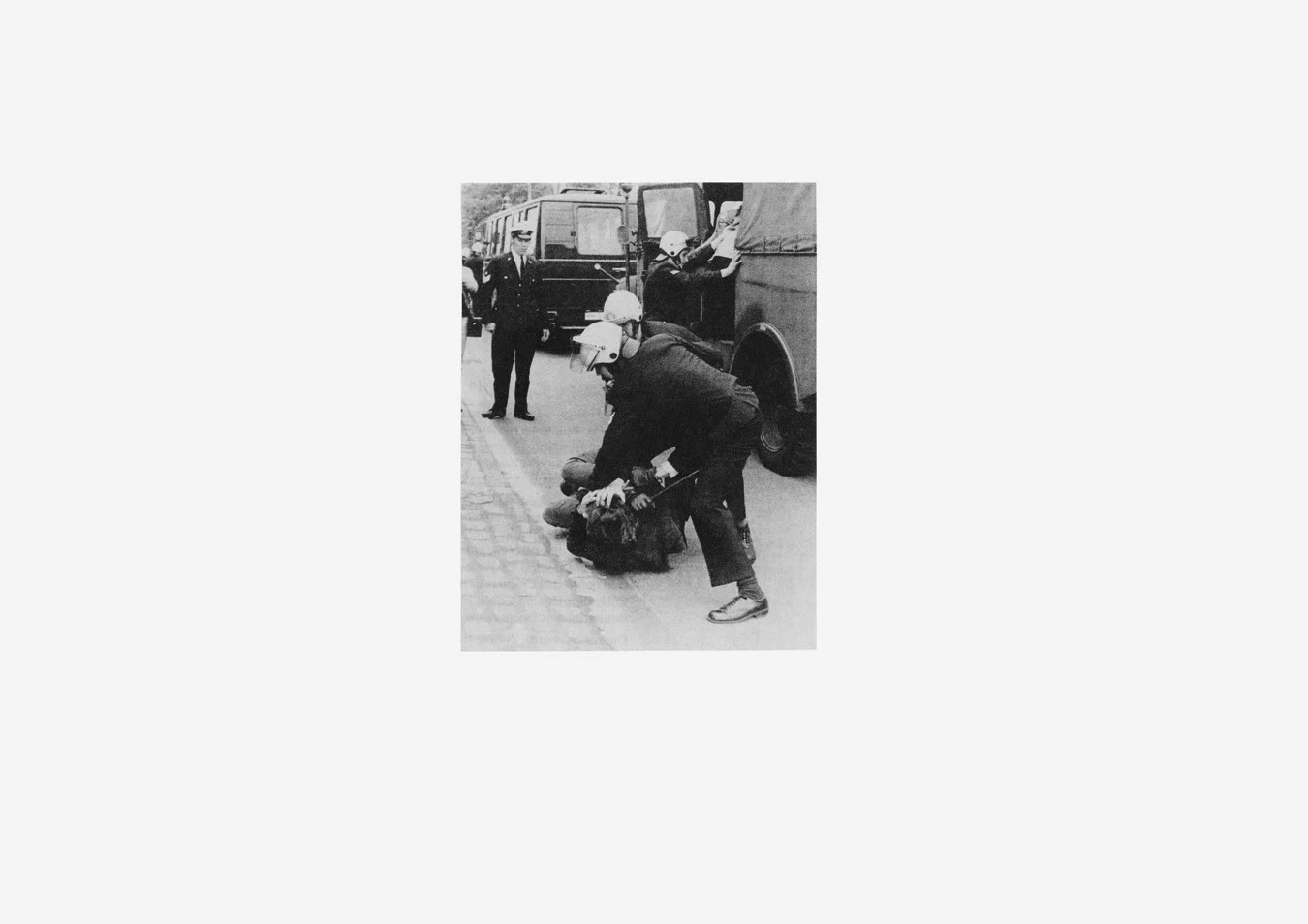 Spiegel, 1991 — Isa Genzken — Exhibitions — Galerie Buchholz — Image 05