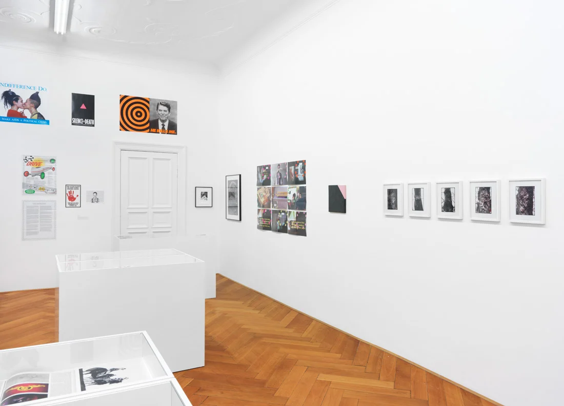 Pictures, Before and After An Exhibition for Douglas Crimp — Daniel Buren, Charles James, Antonio Lopez, Agnes Martin, Joseph Cornell, Robert Smithson, The Cockettes, Jack Smith,... — Exhibitions — Galerie Buchholz — Image 68