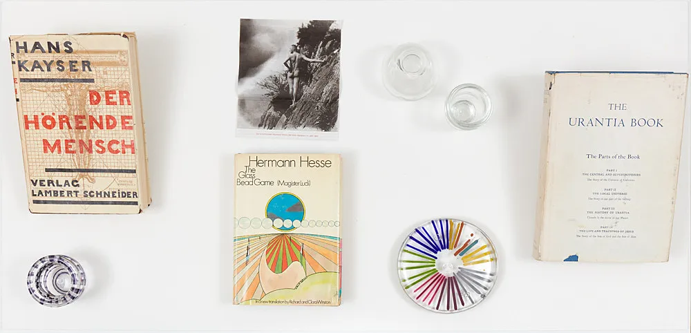 an exhibition organized by Diedrich Diederichsen amp Christopher Müller feat. Marcus Behmer, Stefan George, Rainer Werner Fassbinder, Hans Henny Jahnn, Lutz Bacher, Hans Kayser, Ludwig Gosewitz, Jordan Belson, Hapshash and the Coloured Coat, The Fool, Rogério Duarte, The Red KrayolaMayo Thompson, Walter de Maria, Sigmar Polke, Emil Schult, Isaac Abrams, John McCracken, Pedro Bell, Kai Althoff, Henrik Olesen, Öyvind Fahlström, Karlheinz Stockhausen, Sun Ra, Hartmut Geerken, Albert Oehlen, Jack Goldstein, Jutta Koether, Isa Genzken, Palermo, John Coltrane, Tony Conrad — Cosmic Communities Coming Out Into Outer Space Homofuturism, Applied Psychedelia amp Magic Connectivity — Exhibitions — Galerie Buchholz — Image 00