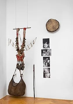 Forschungen an den Rändern der Schrift — Michael Oppitz — Exhibitions — Galerie Buchholz — Image 111