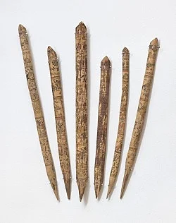 Forschungen an den Rändern der Schrift — Michael Oppitz — Exhibitions — Galerie Buchholz — Image 138