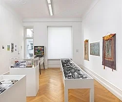 Forschungen an den Rändern der Schrift — Michael Oppitz — Exhibitions — Galerie Buchholz — Image 156