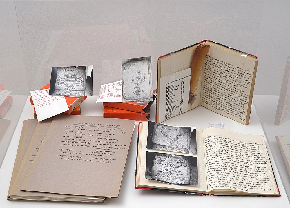 Forschungen an den Rändern der Schrift — Michael Oppitz — Exhibitions — Galerie Buchholz — Image 00