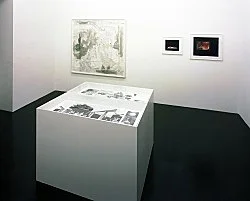 Teil 2 Quodlibet — Thomas Eggerer Cerith Wyn Evans Michael Fullerton Richard Hawkins Anette Kelm David Lieske Lucy McKenzie Henrik Olesen... — Exhibitions — Galerie Buchholz — Image 24