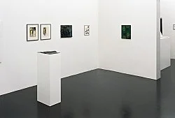 Teil 1 Müllberg — Tomma Abts Abel Auer Henning Bohl Bonnie Camplin Bjorn Copeland Enrico David Vincent Fecteau Isa Genzken Julian Göthe... — Exhibitions — Galerie Buchholz — Image 25