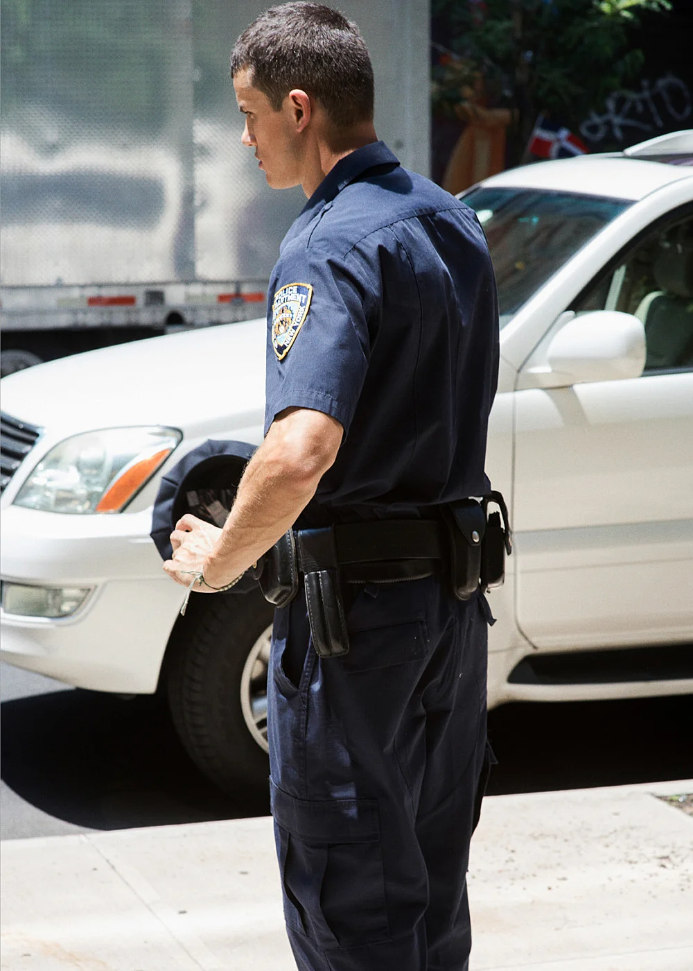 Hölle — Lutz Bacher Caleb Considine Vincent Fecteau Rainald Goetz Sergej Jensen Jutta Koether Michael Krebber Monica Majoli... — Exhibitions — Galerie Buchholz — Image 00