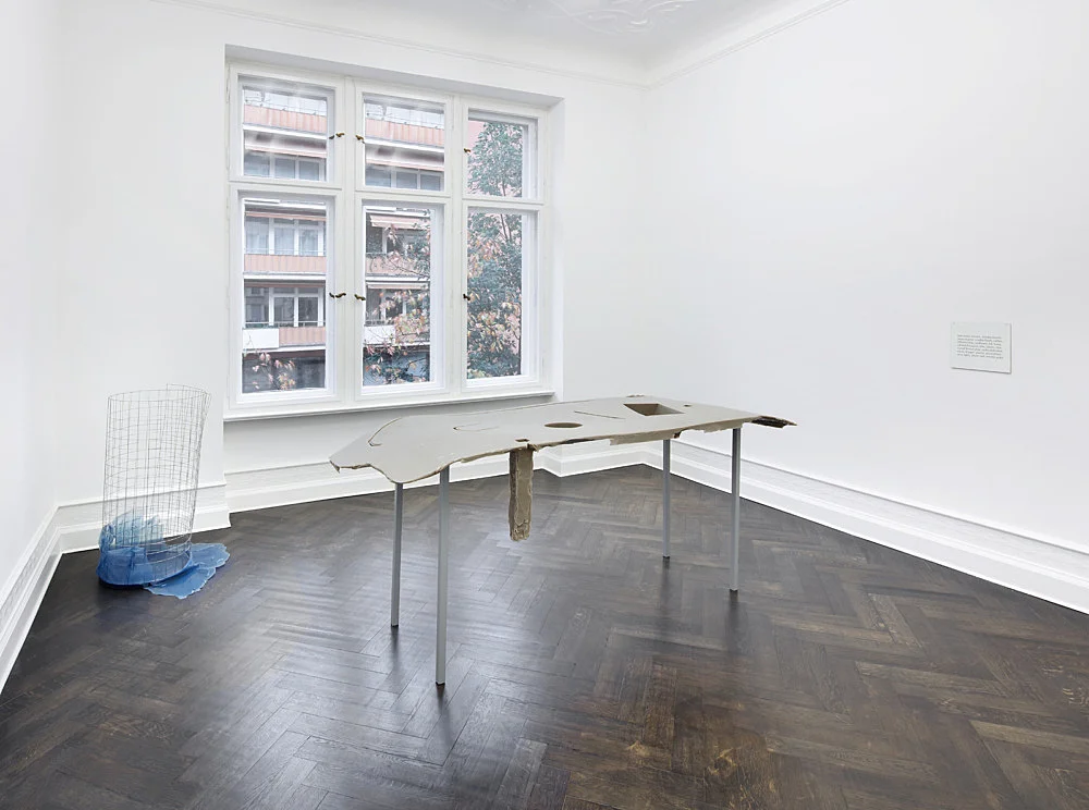 Vitrine Rafraîchirée — Nairy Baghramian — Exhibitions — Galerie Buchholz — Image 00