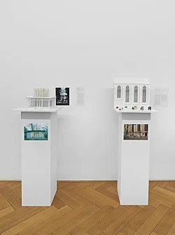 Außenprojekte — Isa Genzken — Exhibitions — Galerie Buchholz — Image 157