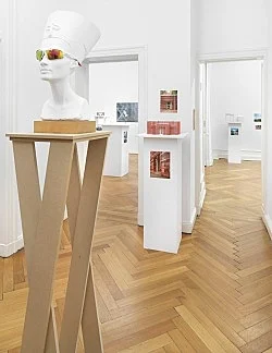 Außenprojekte — Isa Genzken — Exhibitions — Galerie Buchholz — Image 111
