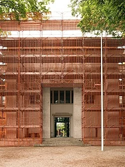 Außenprojekte — Isa Genzken — Exhibitions — Galerie Buchholz — Image 113