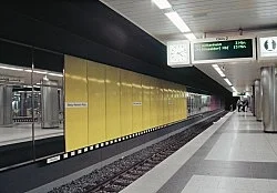 Außenprojekte — Isa Genzken — Exhibitions — Galerie Buchholz — Image 199