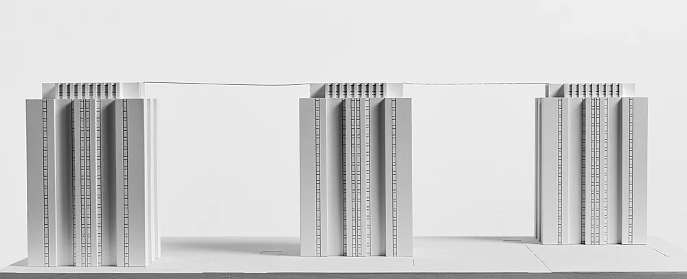 Außenprojekte — Isa Genzken — Exhibitions — Galerie Buchholz — Image 00