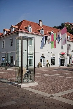 Außenprojekte — Isa Genzken — Exhibitions — Galerie Buchholz — Image 208