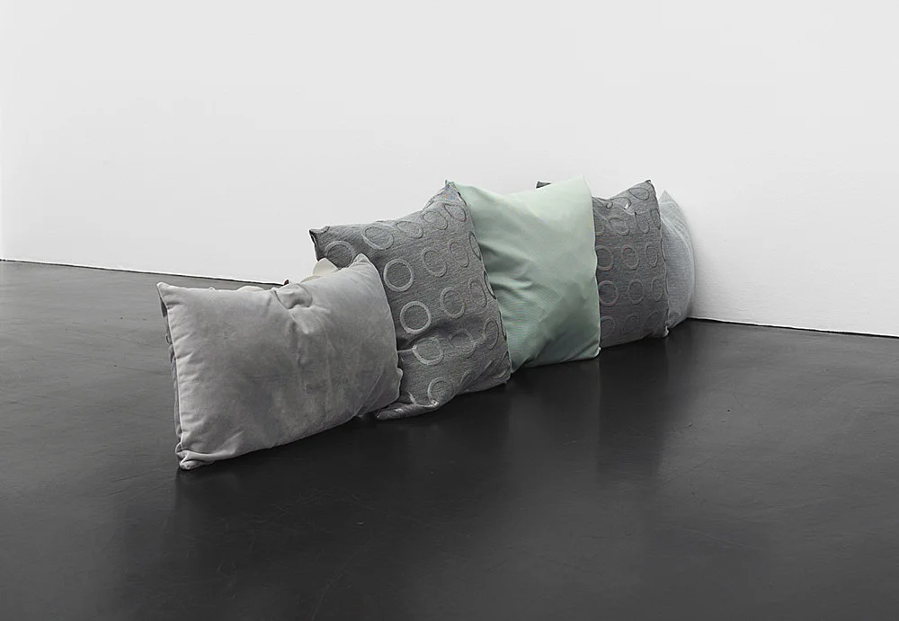 Ritrattod8217uncapelloinquietante — Julien CeccaldiNicolas CeccaldiMathieu MaloufHeji Shin — Exhibitions — Galerie Buchholz — Image 00