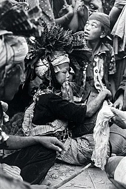 Singers of Ten Thousand Lines — Michael Oppitz — Exhibitions — Galerie Buchholz — Image 85