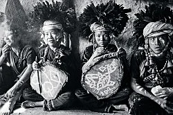 Singers of Ten Thousand Lines — Michael Oppitz — Exhibitions — Galerie Buchholz — Image 84