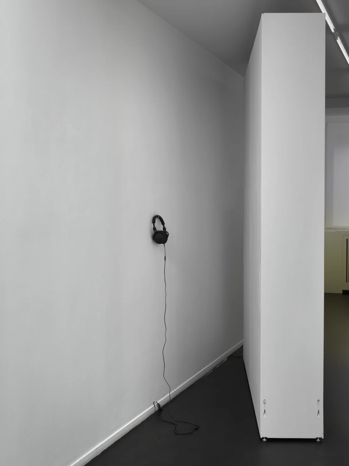 Guest room — Samuel Hindolo — Exhibitions — Galerie Buchholz — Image 37