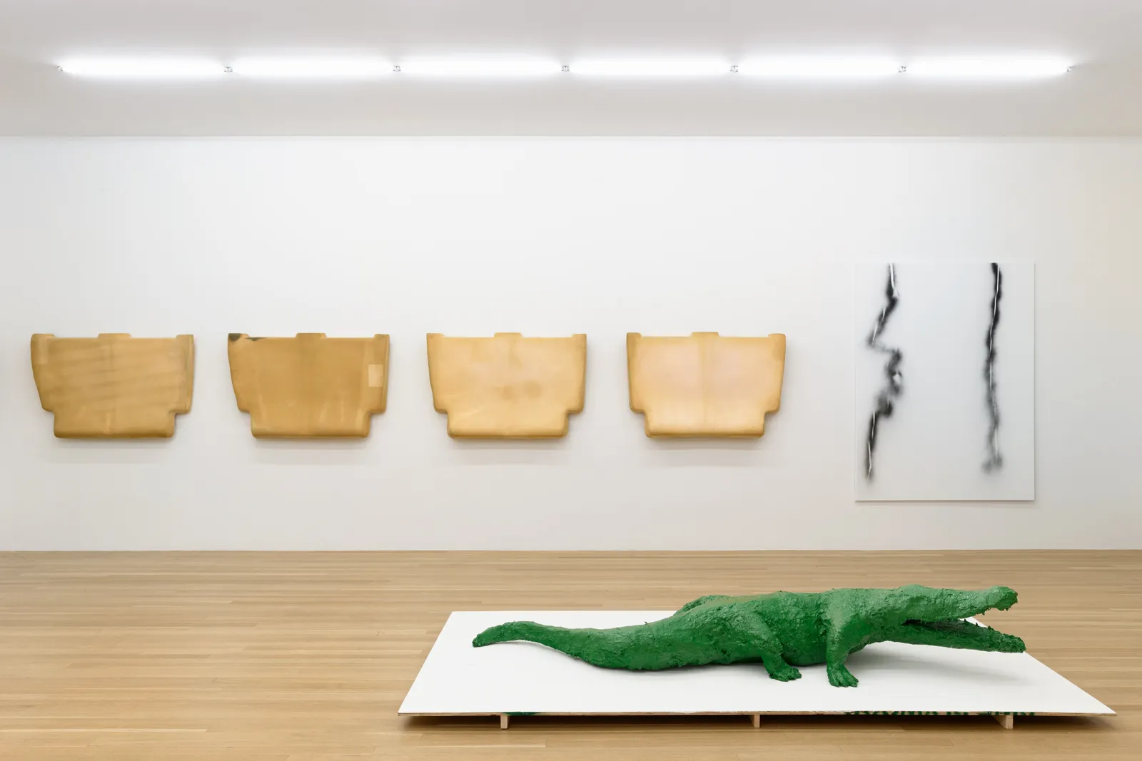 and a footnote on the idea of natural history in Jack Smith an exhibition organized with Juliane Rebentisch — Lutz Bacher, Isa Genzken, Anne Imhof, Michael Krebber, Henrik Olesen, Josephine Pryde — Exhibitions — Galerie Buchholz — Image 29