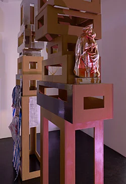 4 Turme, 3 Stelen, Schauspieler und Vollmond — Isa Genzken — Exhibitions — Galerie Buchholz — Image 28