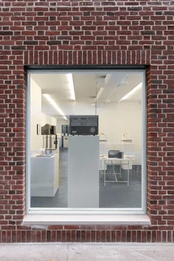 Projects for Outside ISA USA — Isa Genzken — Exhibitions — Galerie Buchholz — Image 111