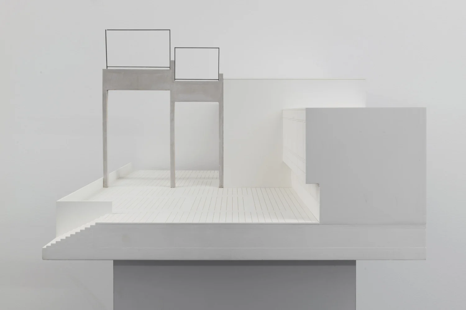 Projects for Outside ISA USA — Isa Genzken — Exhibitions — Galerie Buchholz — Image 31