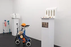 Projects for Outside ISA USA — Isa Genzken — Exhibitions — Galerie Buchholz — Image 193