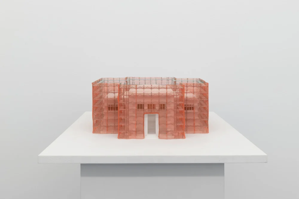 Projects for Outside ISA USA — Isa Genzken — Exhibitions — Galerie Buchholz — Image 00